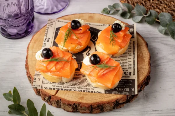 Mini Bruschetta mit Lachs